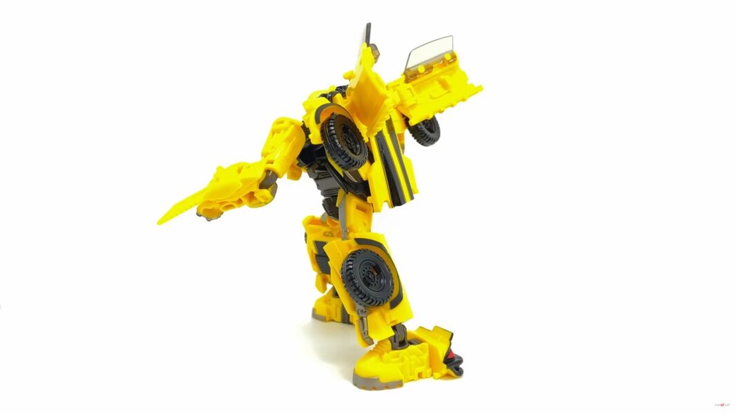 In Hand Image Of Transformers Rise Of The Beasts SS 100 Bumblebee  (10 of 44)